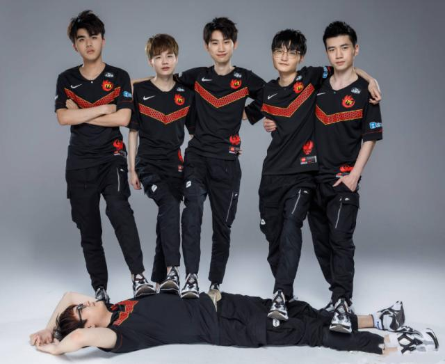 9个篮板和 9个篮板和